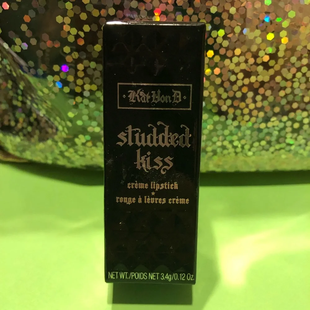 BNIB! Kat Von D Studded Kiss Creme Lipstick in MOTÖRHEAD 💄💋
Discontinued! HTF! - Picture 3 of 5